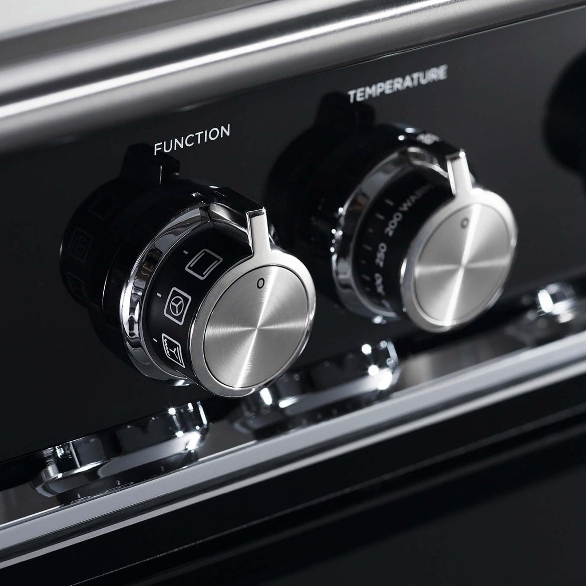 close up on fisher dials - Hubble Kitchens